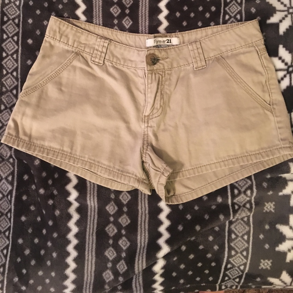 Khaki shorts from forever 21!