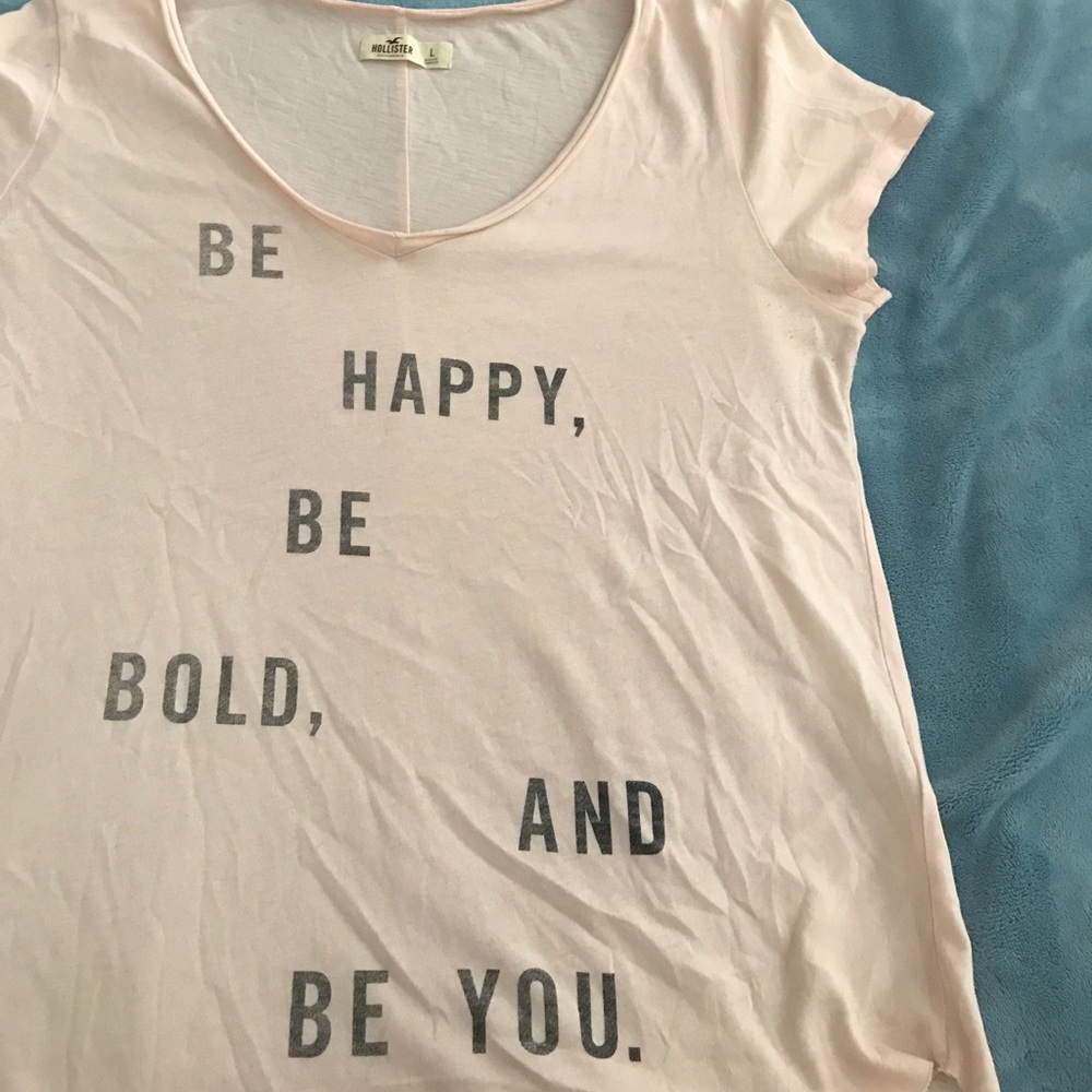 Hollister Graphic Tee