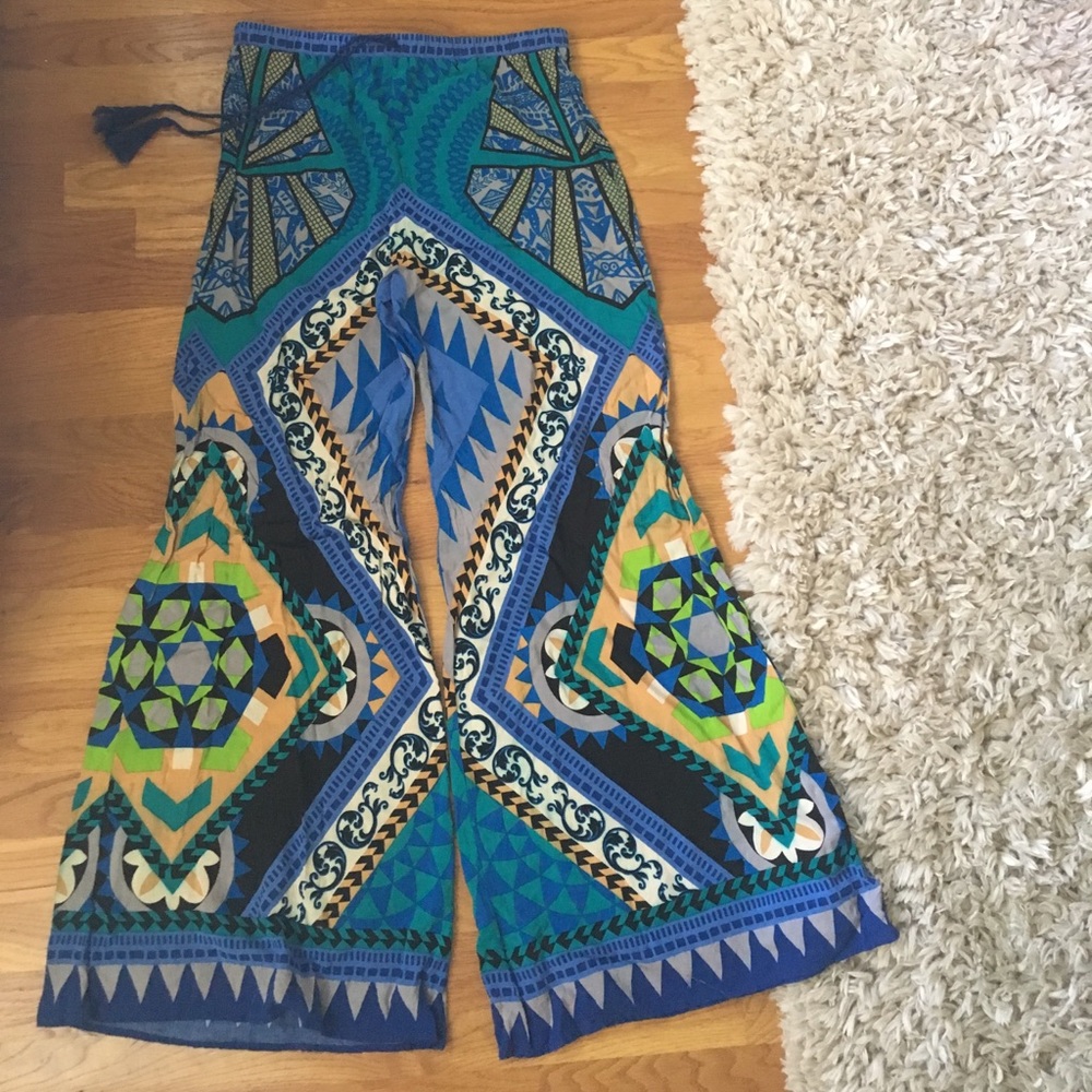 Patterned flowy pants