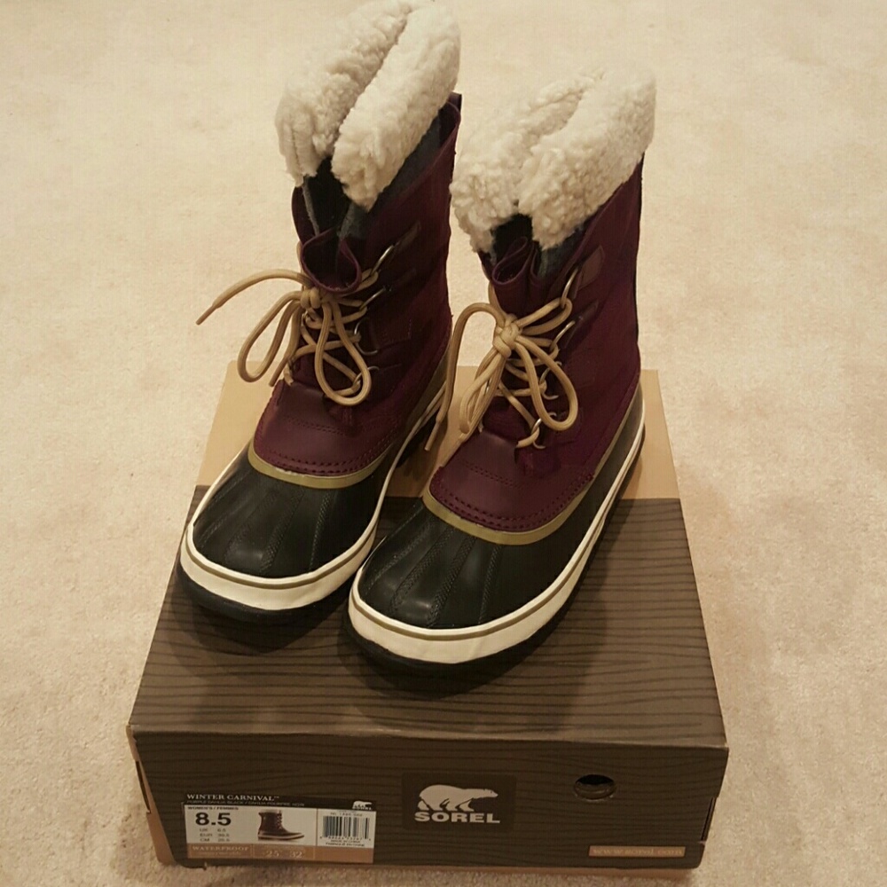 NEW Sorel Winter Carnival Boots