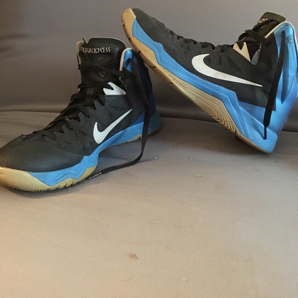 Hyperquickness Nike Sneaker - Picture 2 of 4