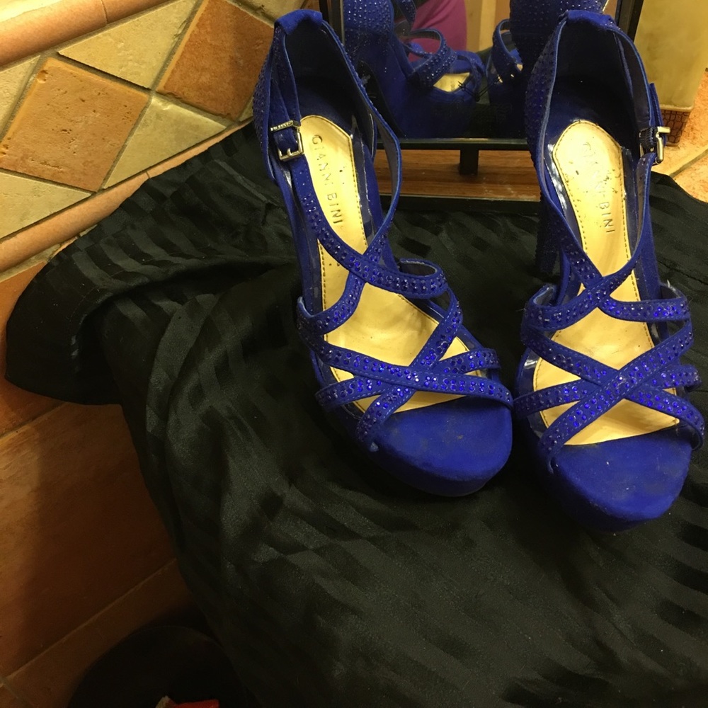 Beautiful blue platform shoes excellent condition
