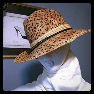 LIZ CLAIBORNE STRAW HAT