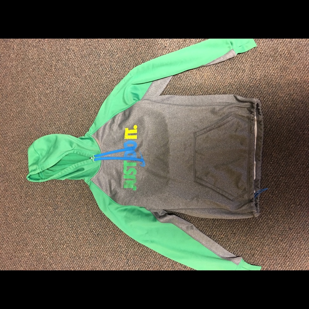 Nike Dri Fit Sweatshirt! Size M