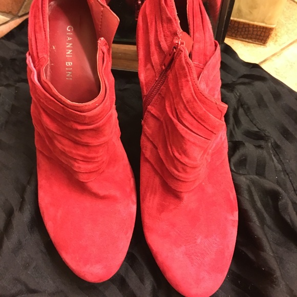 Red booties excellent condition - Picture 2 of 2