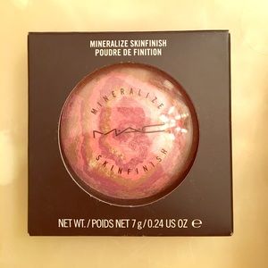 LMTD ED Mac Mineralized Skin Finish in Star Wonder