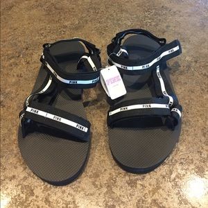 🔴sold🔴NWT pink sandals