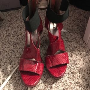 Bebe heels