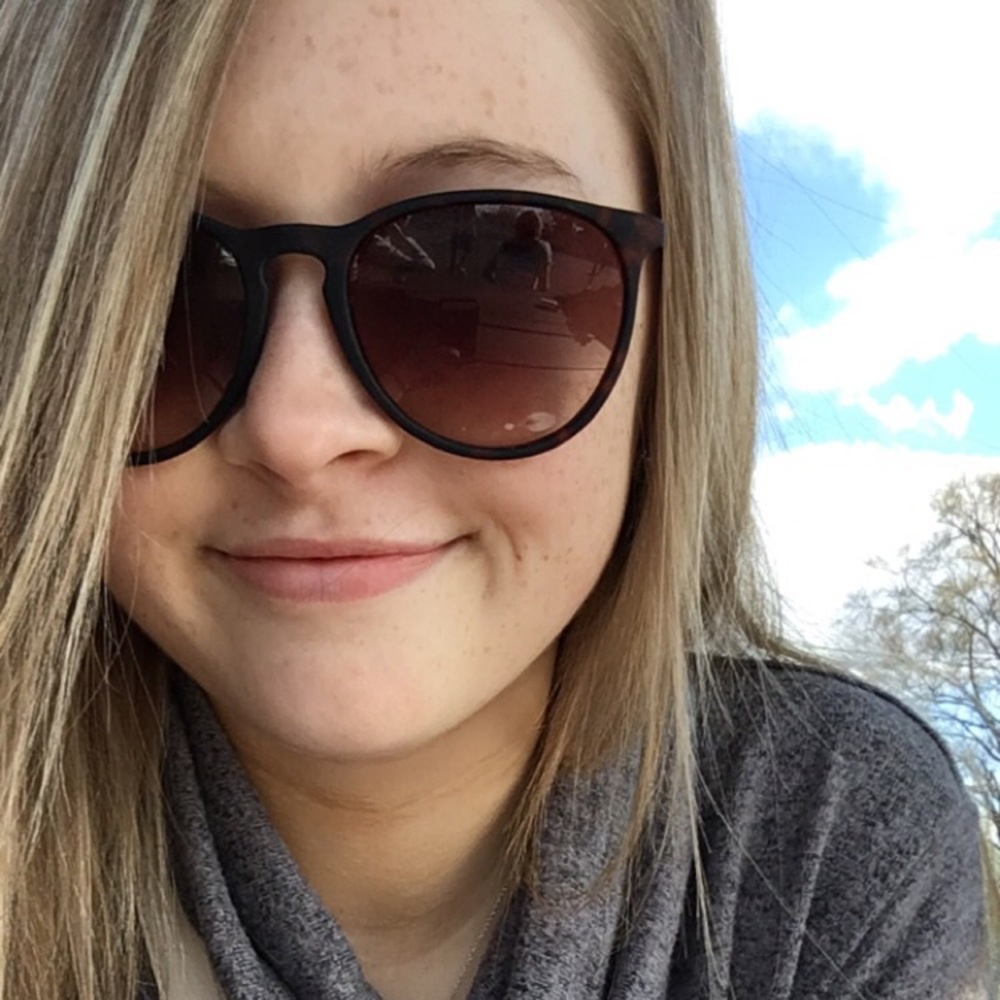 Meet your Posher, Rose