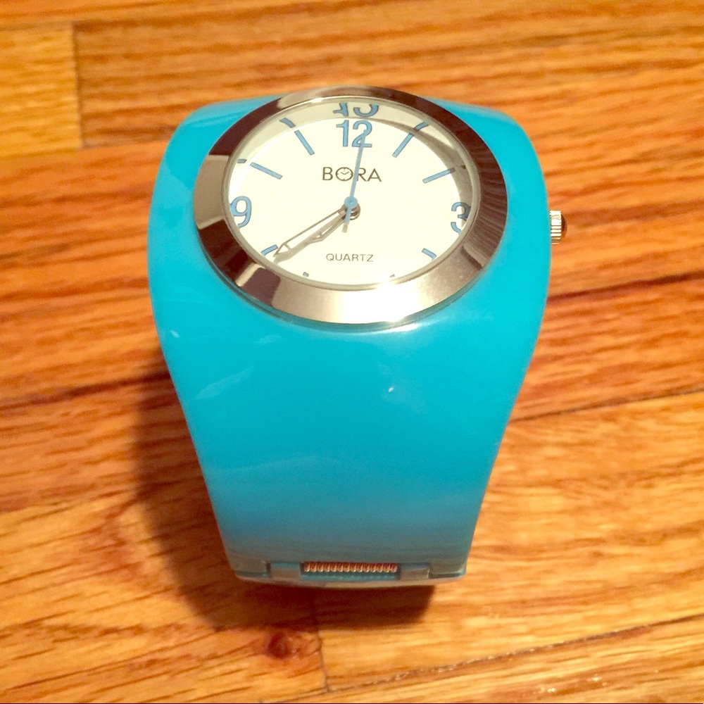 Bora Watch