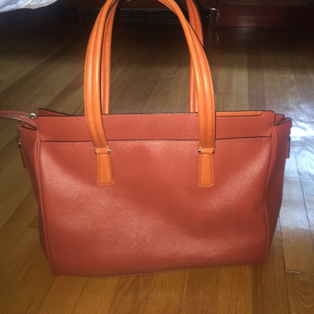 BUCKET BAG - Tumi