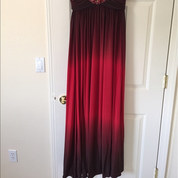 Dress - Picture 2 of 4