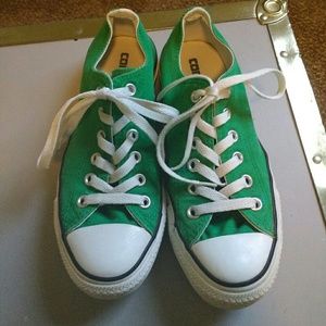 Wknd price drop Old school Green converse
