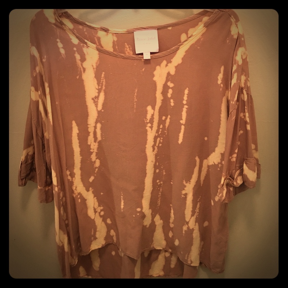 Rayon distressed shirt by Romeo & Juliet. M.