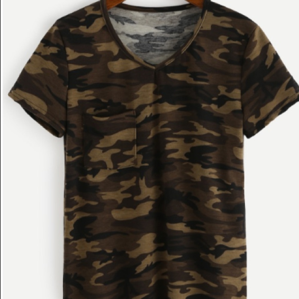 Camo/ army v neck Tshirt
