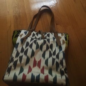 Multi color bucket bag