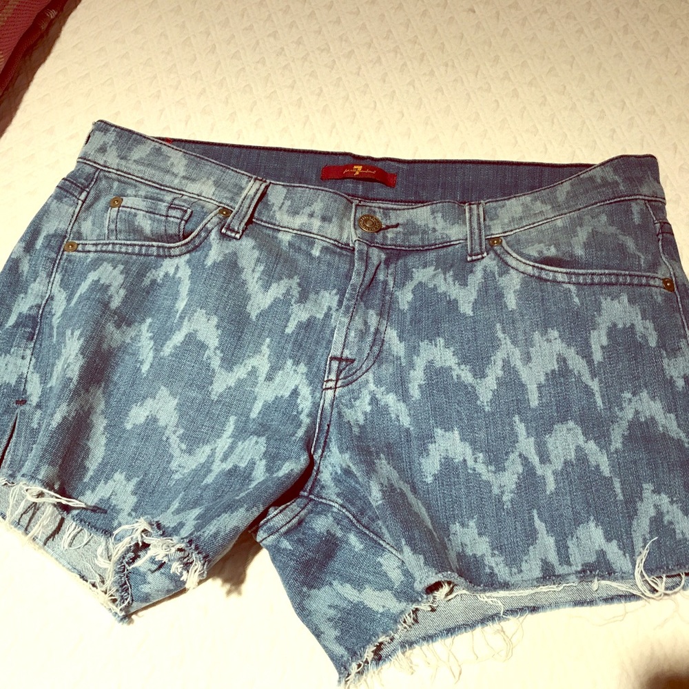 7 FOR ALL MANKIND Jean shorts, distressed bottoms!