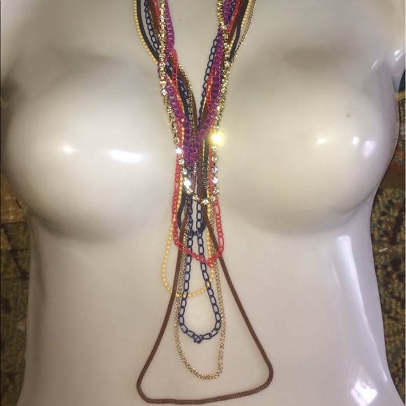 Beautifully layered Necklace Set - Picture 2 of 2