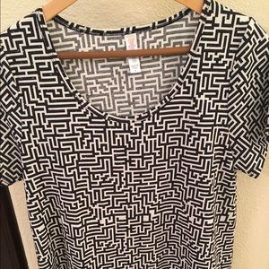 Lularoe classic Tee! Size medium