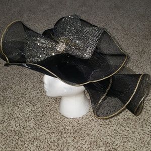 Whittall & Shon Gold & Black hat