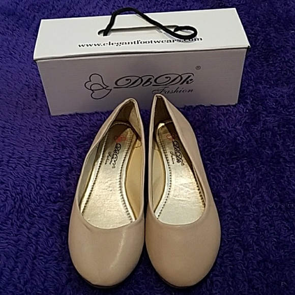dbdk Shoes - DbDk Flat shoes size 8. Almost new