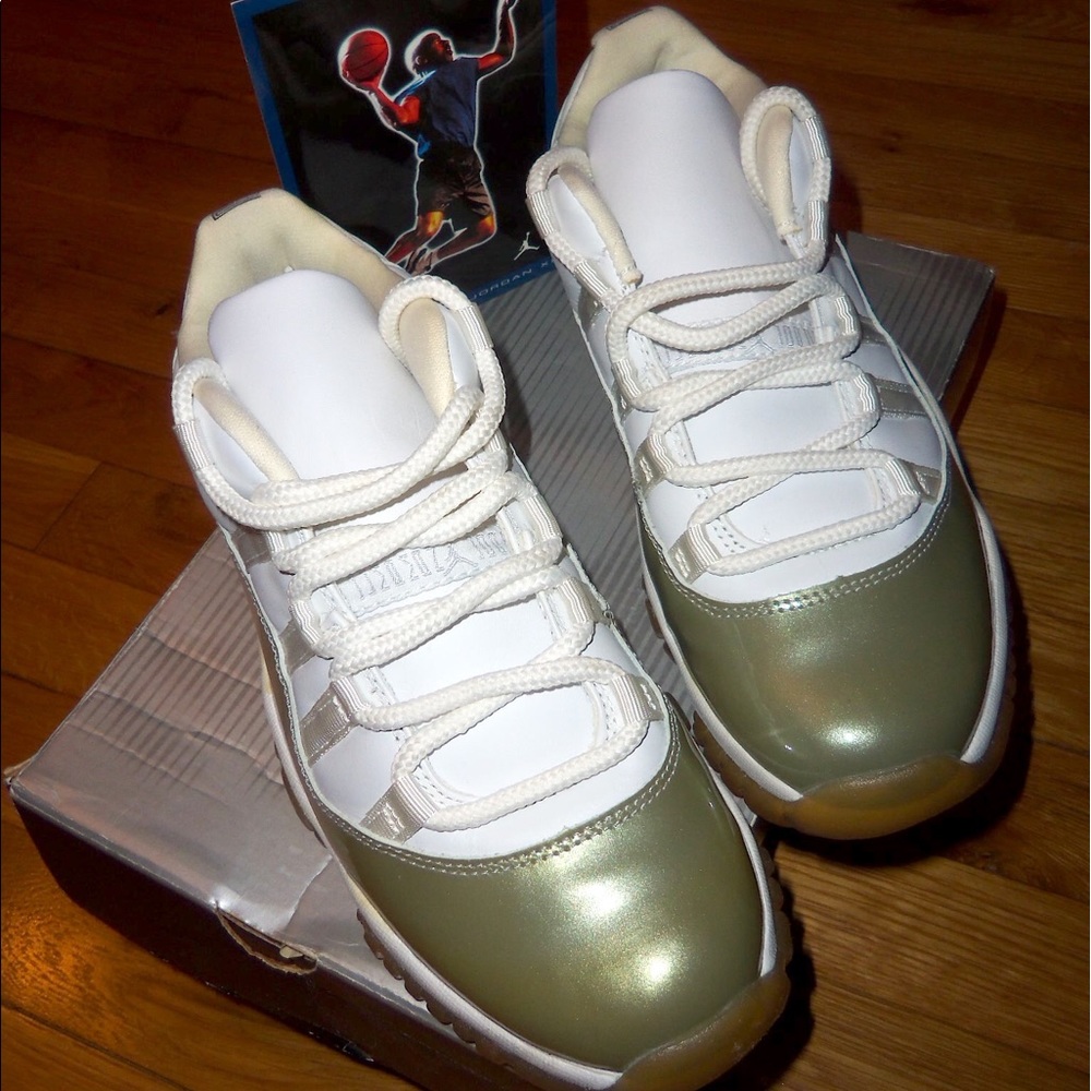 JORDAN 11 LOW WHITE/SILVER - MENS SIZE 7-7.5 | NWB