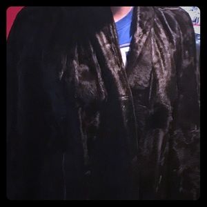 Real fur coat just don't know what kinda fur!!!!