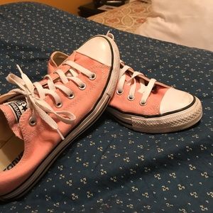 Converse tennis shoes