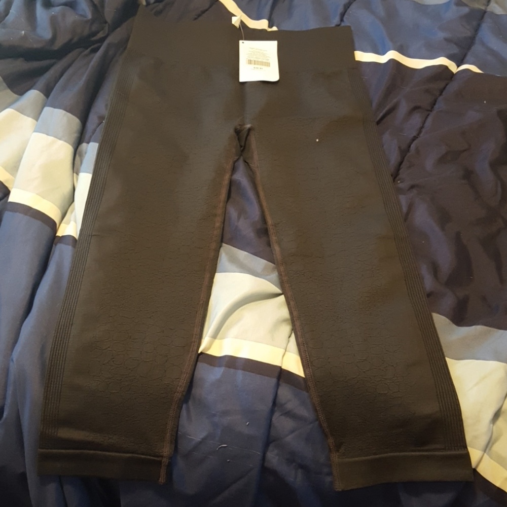 Fabletics yoga capris