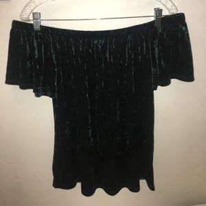 Socialite off-the-shoulder top