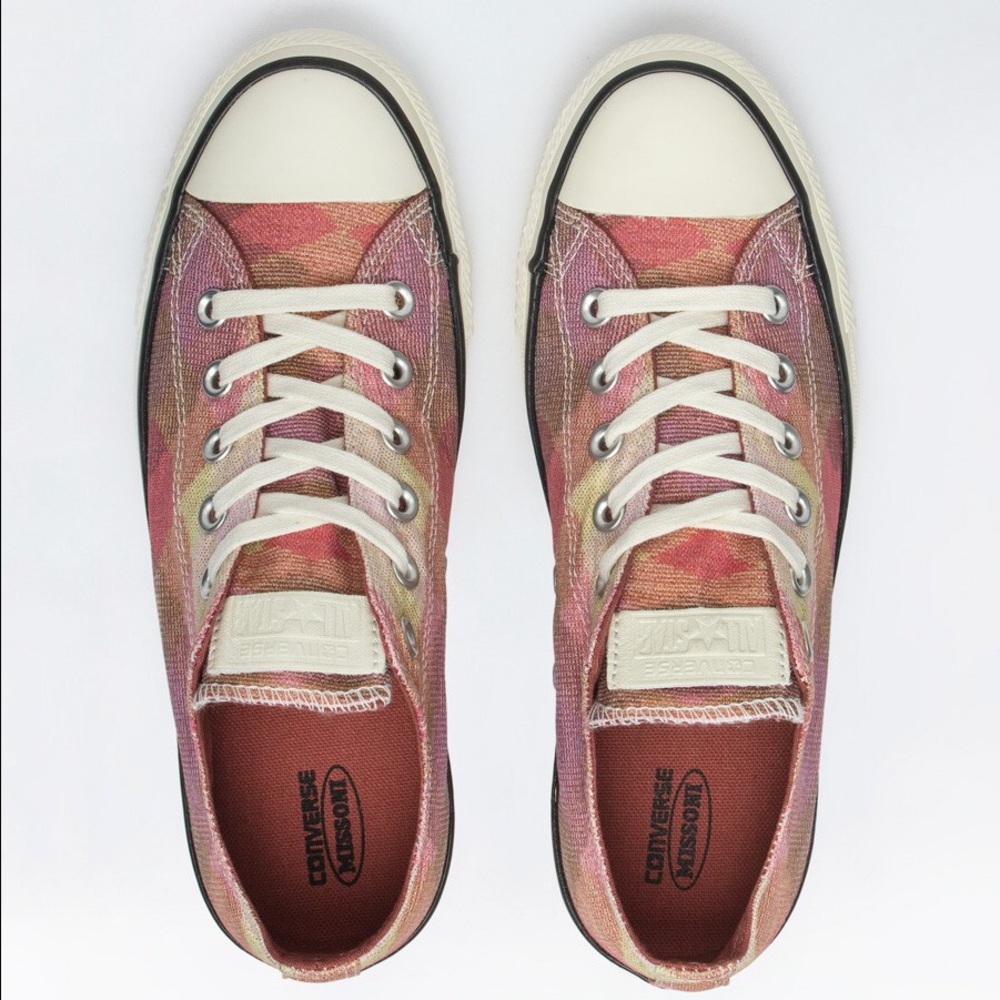 🔥1 HOUR SALE! Converse all star size 7 shoes - Picture 5 of 7