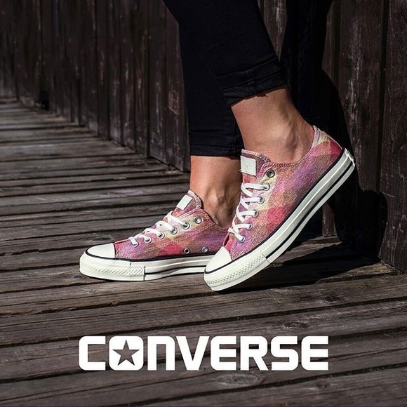 🔥1 HOUR SALE! Converse all star size 7 shoes - Picture 4 of 7