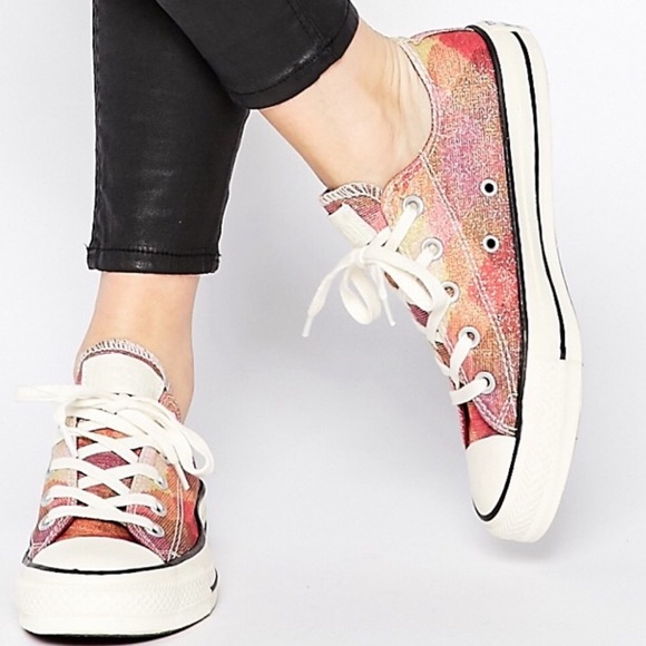 🔥1 HOUR SALE! Converse all star size 7 shoes - Picture 2 of 7