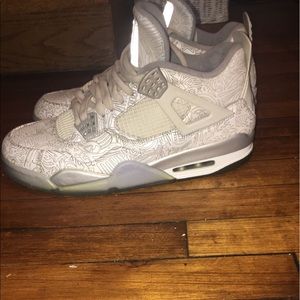 Air Jordan laser 4