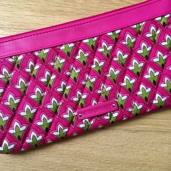 NWT Vera Bradley wristlet - Picture 2 of 2