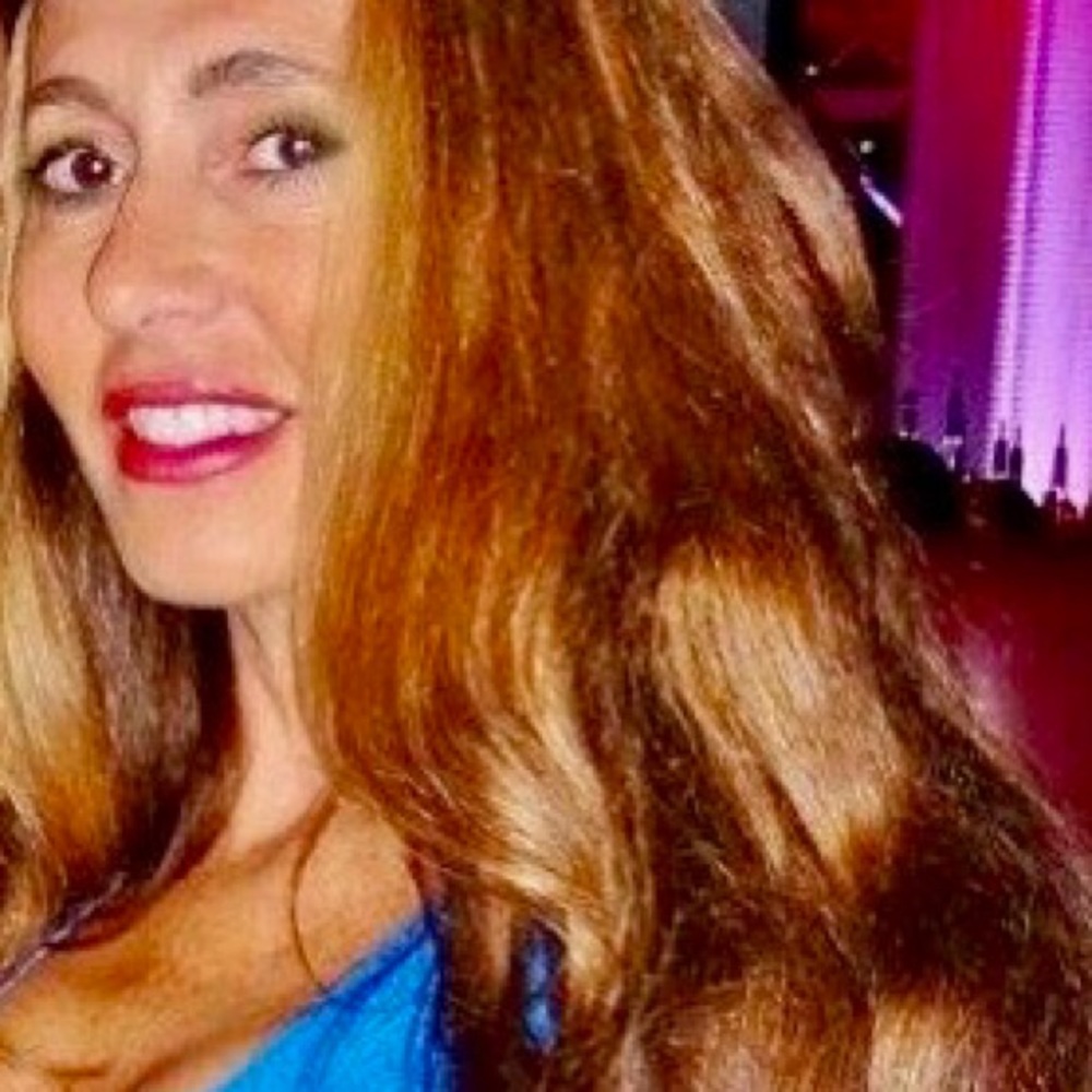 Meet your Posher, Debi