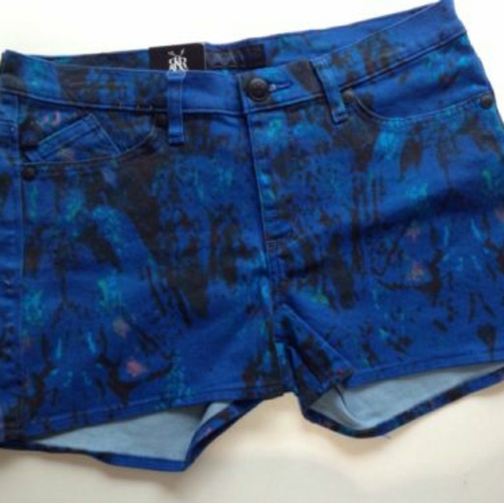 😍😍Crazy Paint Splatter Jean Shorts great fit!