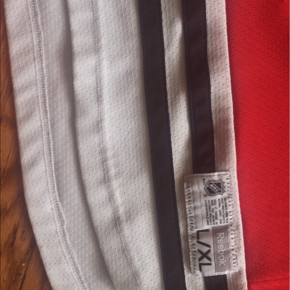 Black hawks jersey XL in kids - Picture 3 of 4