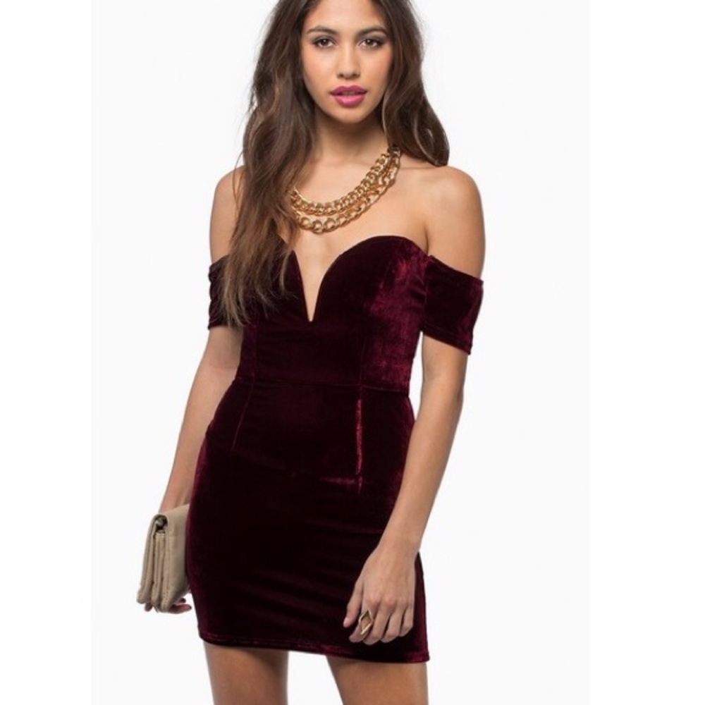 Burgundy V-Neck Velvet Bodycon Dress