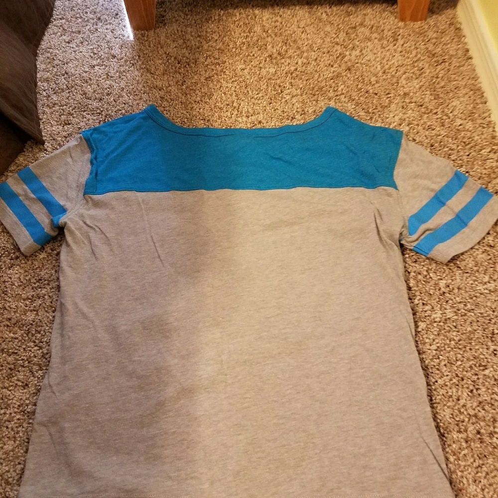 Marvel Graphic Tee - Picture 2 of 3