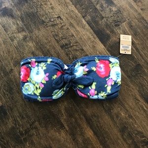 Hollister flower bandeau