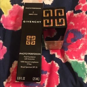 Givenchy Photo Perfexion Fluid Foundation Spf 20