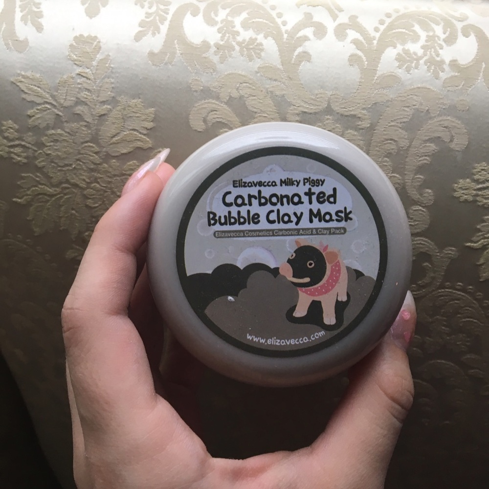 Carbonated facemask