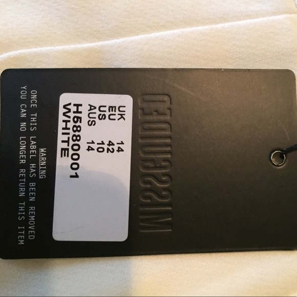 Misguided flower shorts - Picture 4 of 5