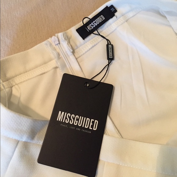 Misguided flower shorts - Picture 5 of 5