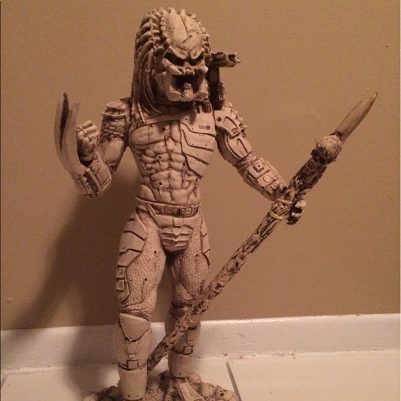 PREDATOR Hand Carved Statue - Picture 1 of 2