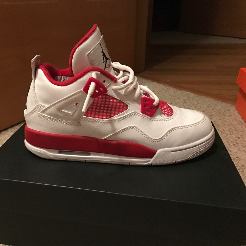 Jordan 4