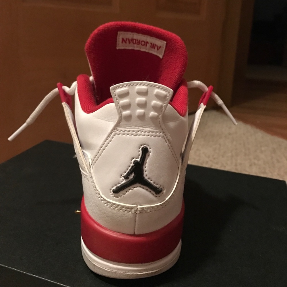 Jordan 4 - Picture 2 of 4