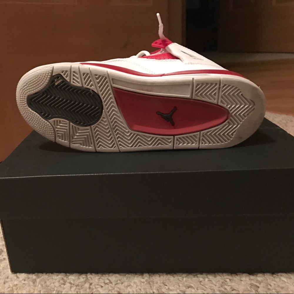 Jordan 4 - Picture 4 of 4