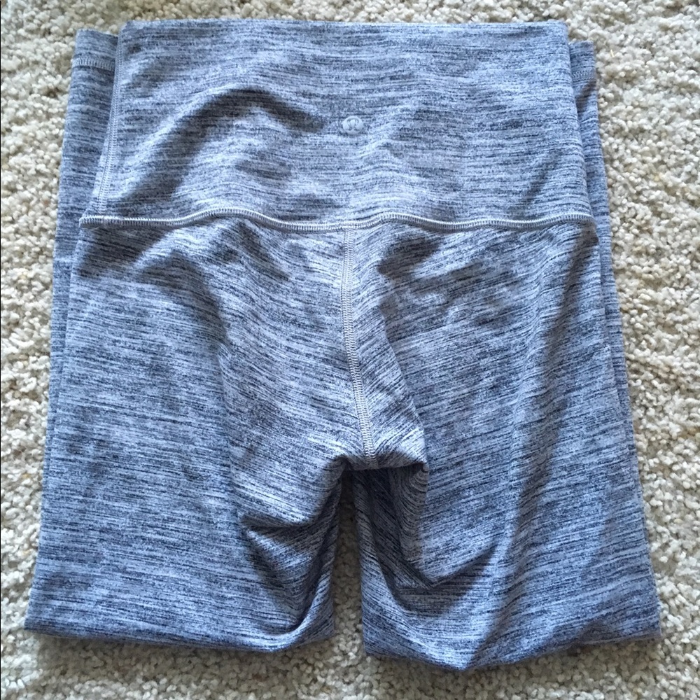 🚫SOLD Lululemon high rise wunder under crop - Picture 4 of 5